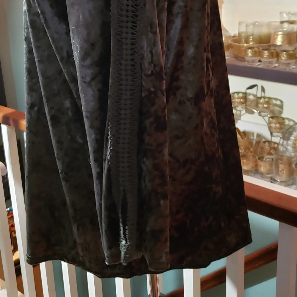 Vintage Blu Pepper Dark Green Velveteen Womens Tunic W/ Flare Sleeves